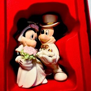 Minnie’s Dream Wedding Ornament
